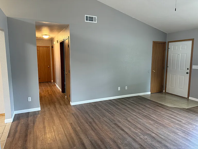 110 Eric Loop — Photo 8