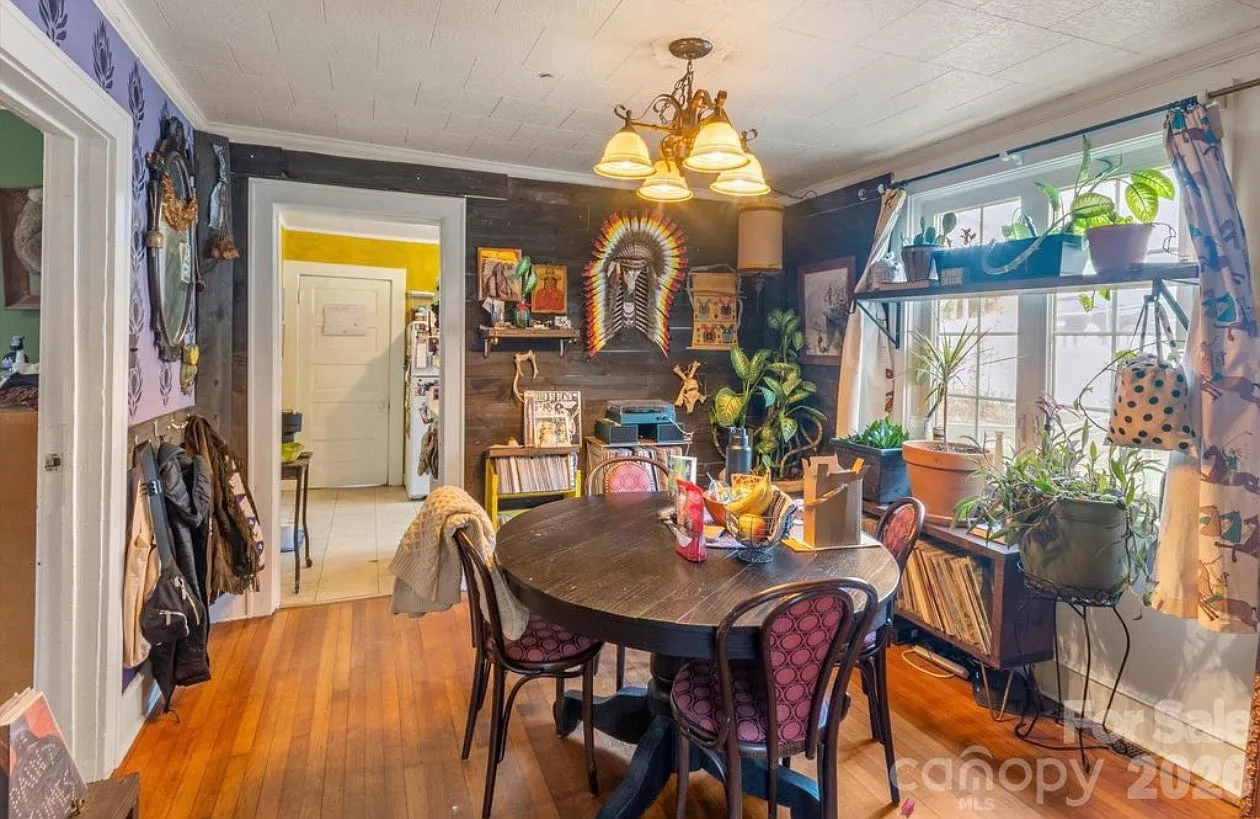 2 bed, 1.5 bath, 879 sqft, $1,750 — Photo 4