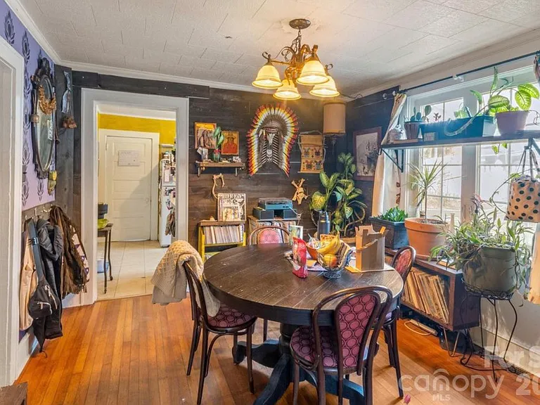 16 Sycamore St — Photo 4