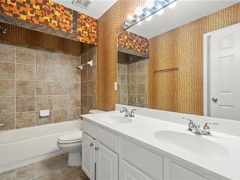 2080 Vistoria Dr — Photo 23