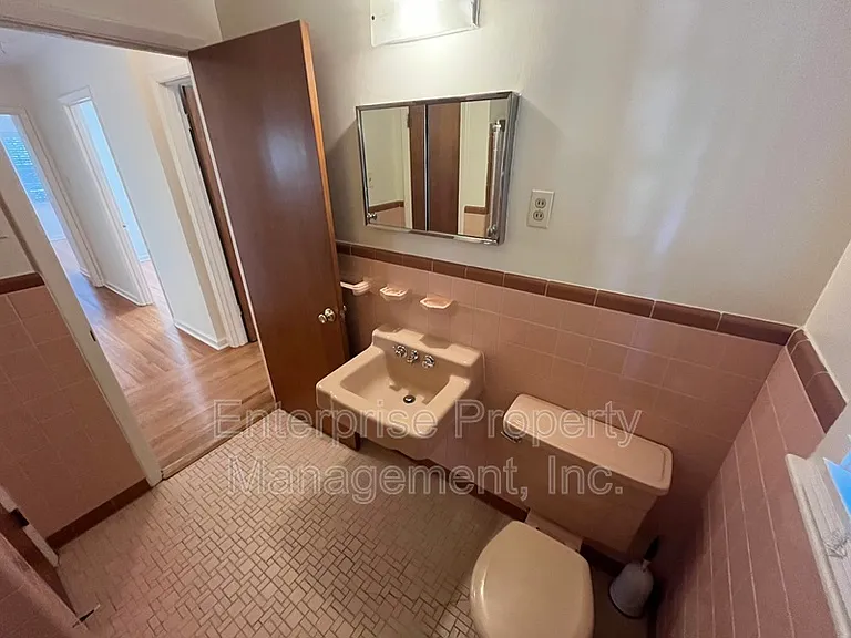 5081 Whitehall Ave — Photo 15