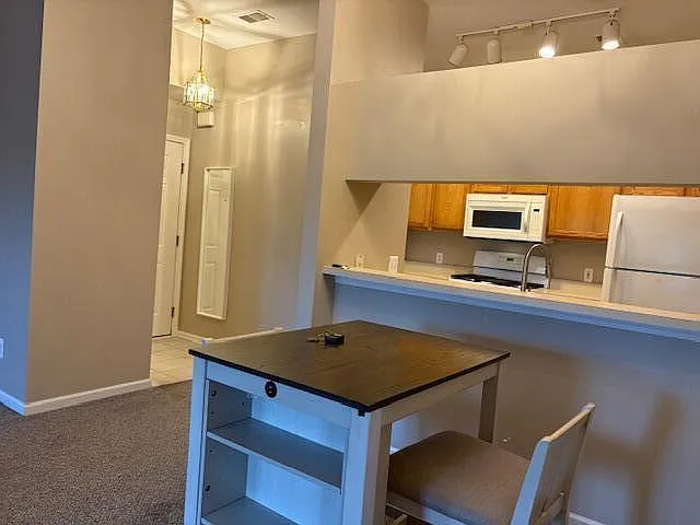2692 S Knightsbridge Cir — Photo 7