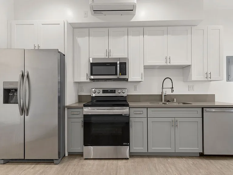 Bradley Luxury Living — Photo 3
