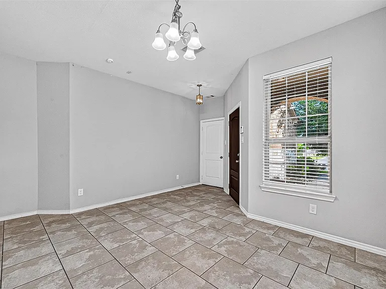 1326 Seagler Pond Ln — Photo 6