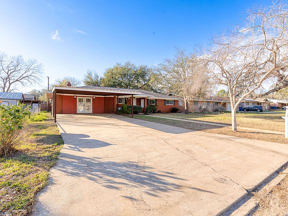 2nd image of 322 Lantana Ln