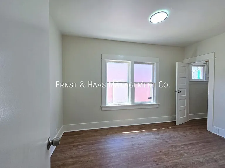 1027 1/2 E Ocean Blvd — Photo 16