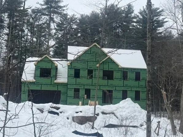 4 Moon Hill Rd, Northbridge, MA 01534