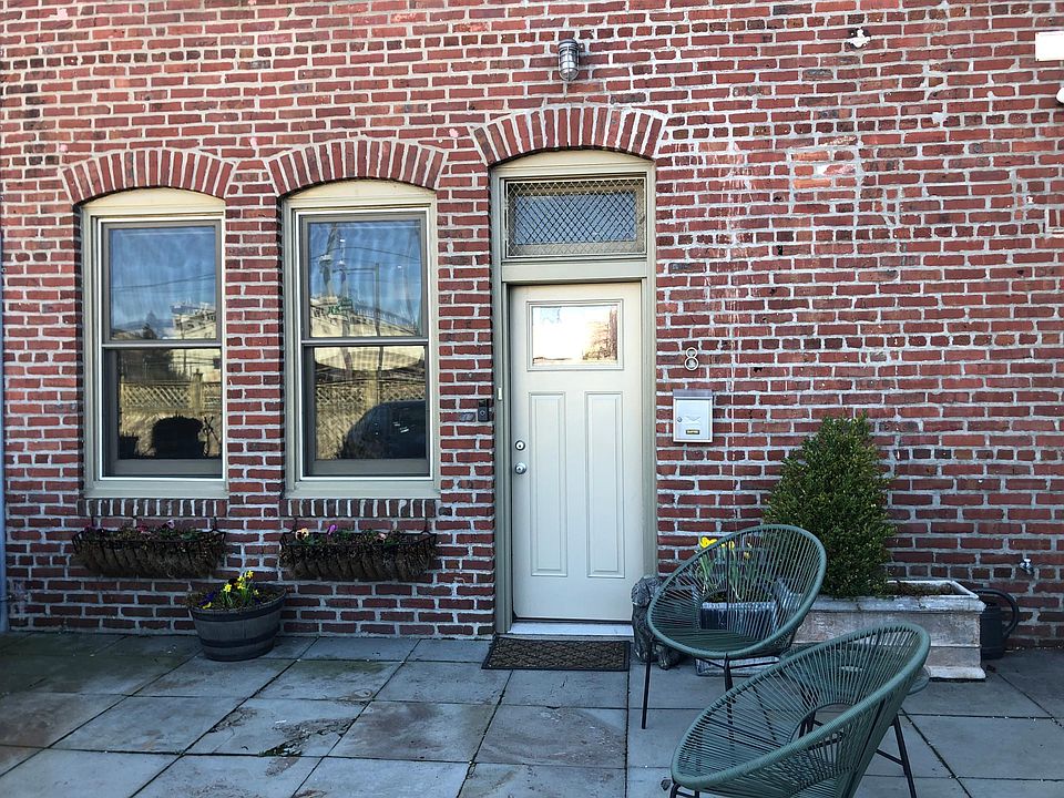 1st image of 501 Vine St Unit 8