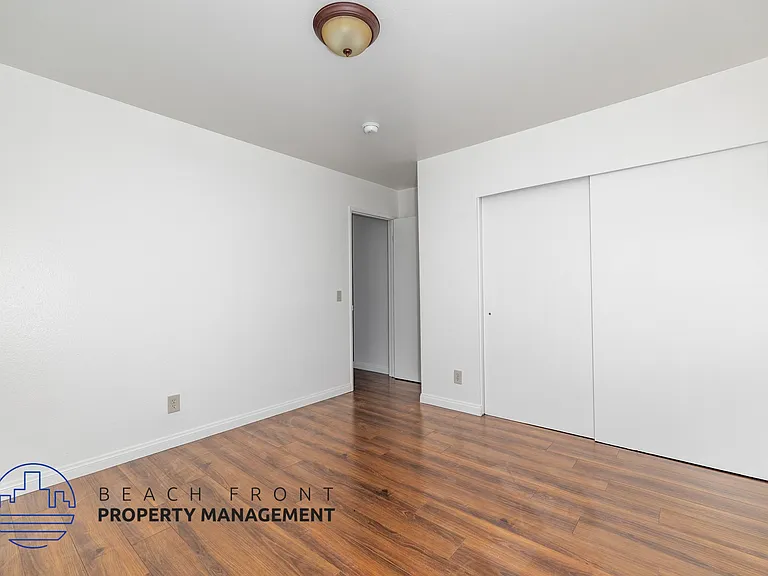 2422 E. 11th St. — Photo 26