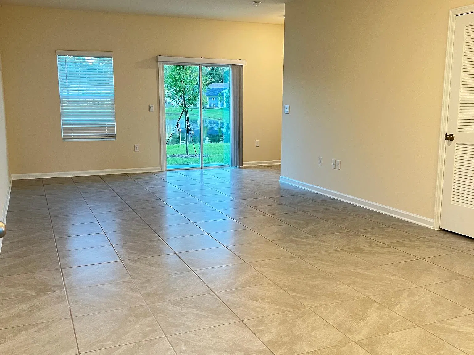 3 bed, 2.5 bath, 1502 sqft, $2,000 — Photo 3