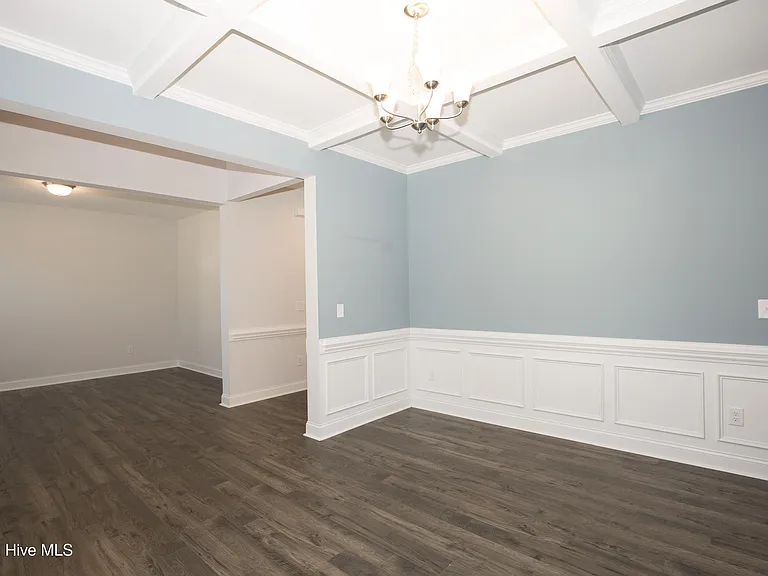 660 Avenue Of The Carolinas — Photo 18