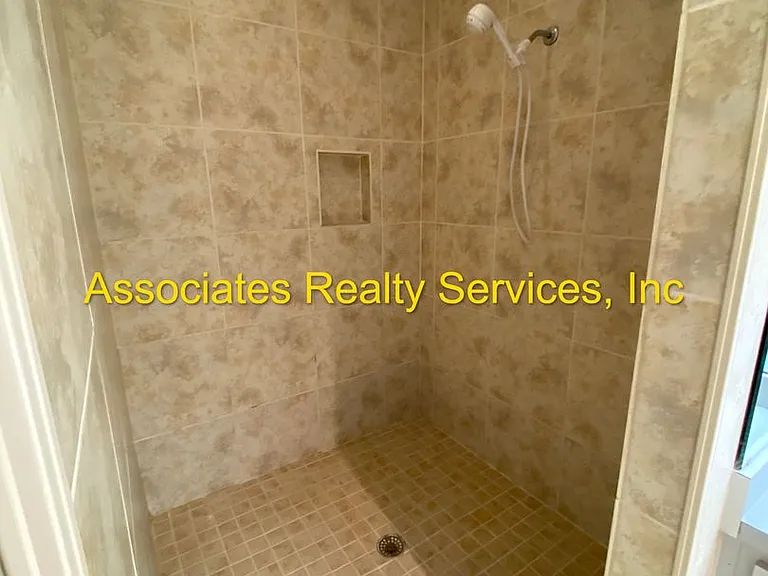 5416 NW 9th Ln — Photo 17