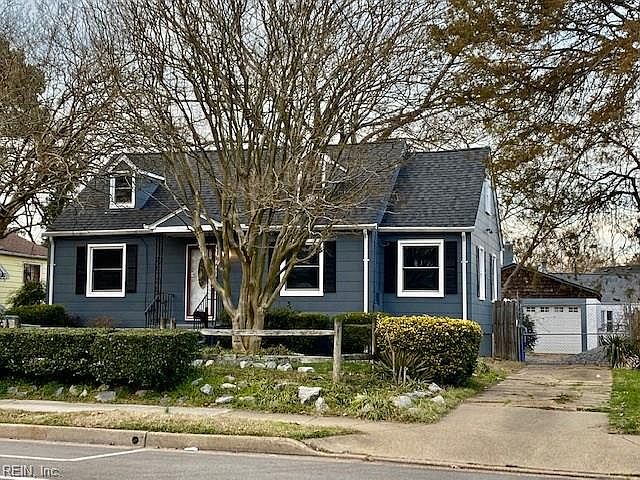Private driveway to detached garage