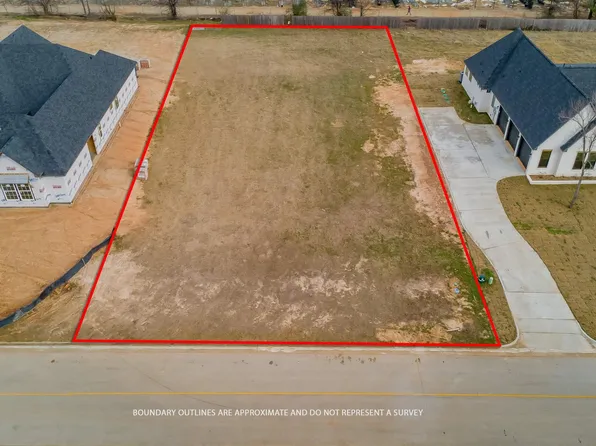 81 Ryder Cup Trl, Lindale, TX 75771