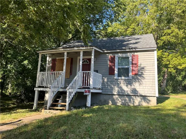 2810 Elmwood Ave, Kansas City, MO 64128
