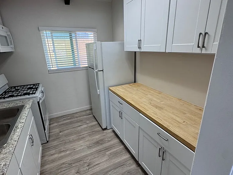 4449 Ocean Blvd #5 — Photo 9