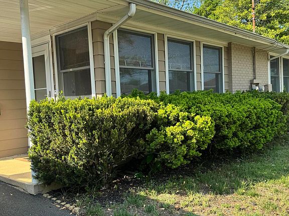 2nd image of 8 Key West Ct