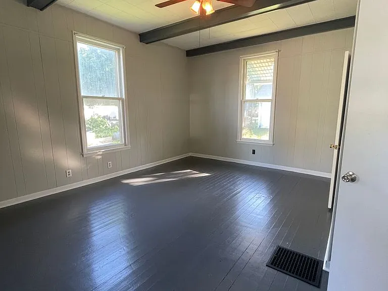 1822 Main St — Photo 9