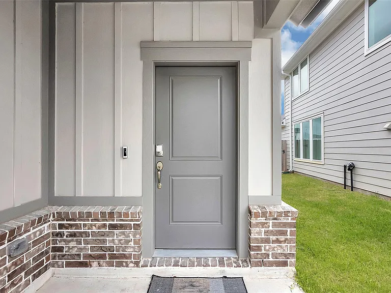 7218 Clearwater Cove Dr — Photo 3