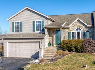 16 Pebble Creek Dr, Lititz, PA 17543