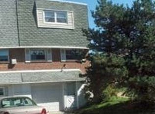 845 Lawler St, Philadelphia, PA 19116