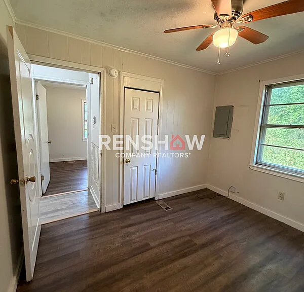 450 Bedwell St — Photo 28