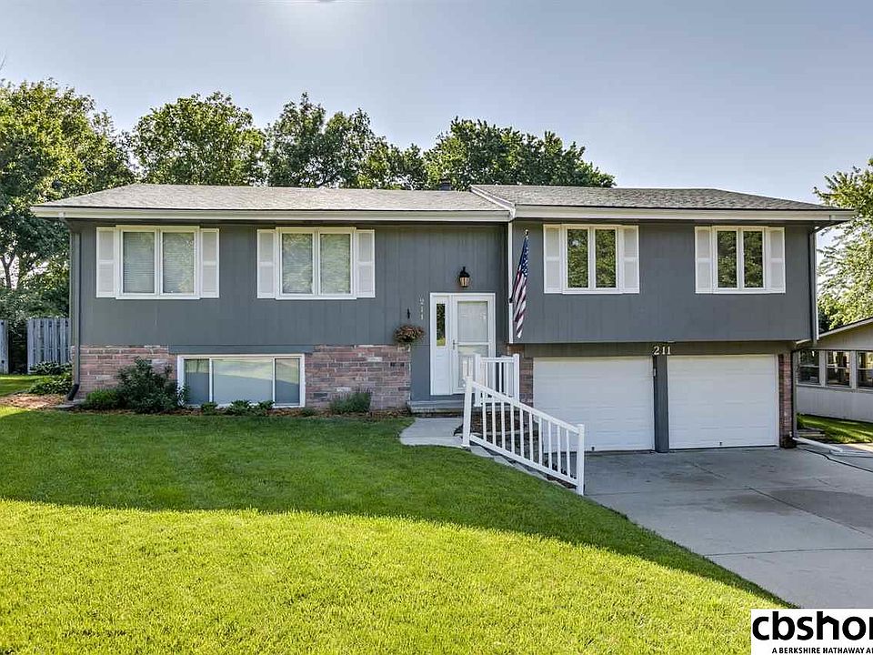1st image of 211 N 153rd Cir