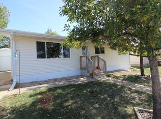 577 2nd Ave SE, Dickinson, ND 58601