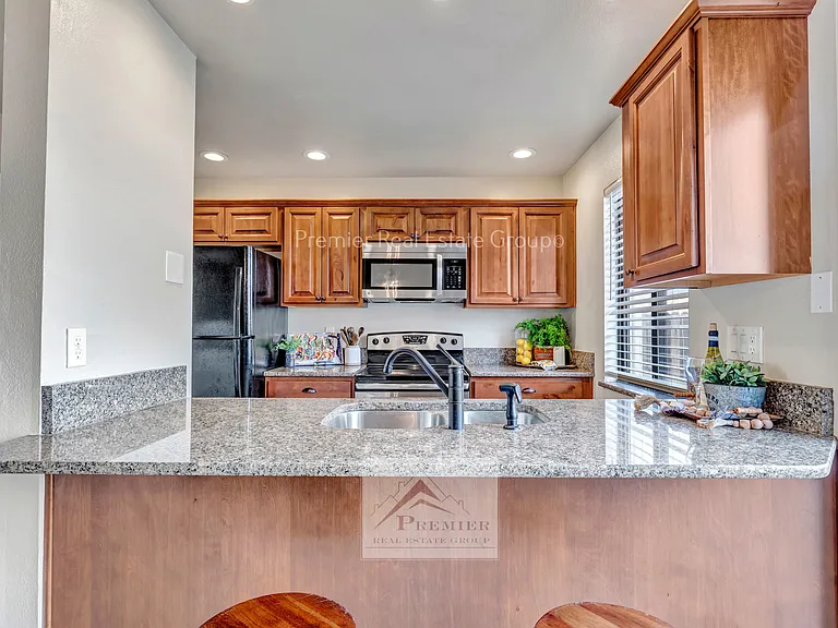 806 London Green Way — Photo 11