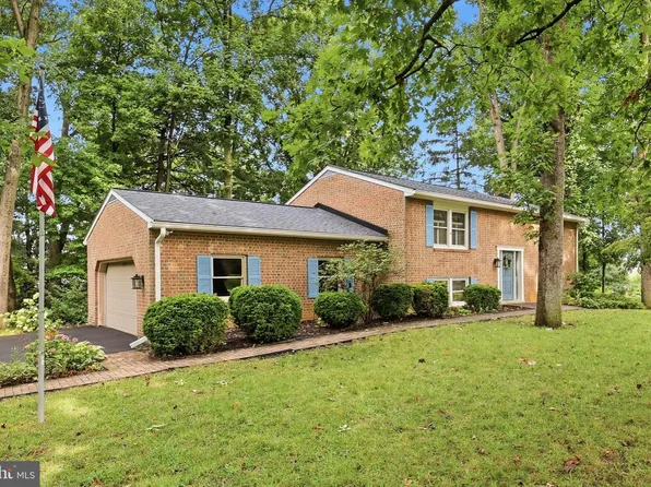 18309 Woodside Dr, Hagerstown, MD 21740