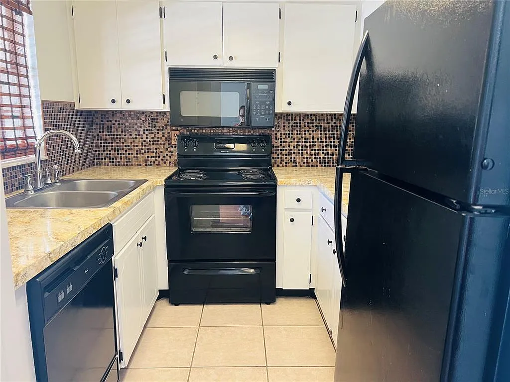 1 bed, 1.0 bath, 732 sqft, $1,250 — Photo 3