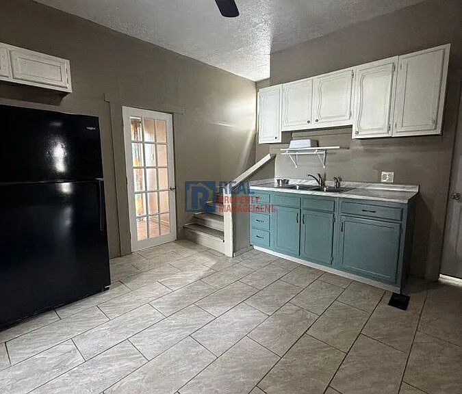 4396 Springfield St — Photo 9