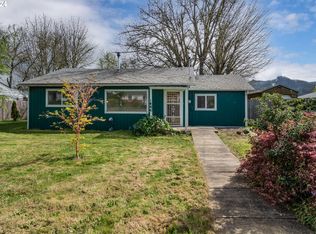 1046 E 1st Ave, Sutherlin, OR 97479