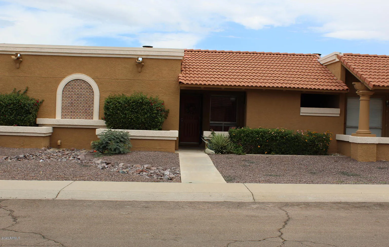 2 bed, 863 sqft, $1,500 — Photo 2