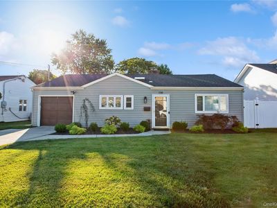 110 Hampton Way, Merrick, NY, 11566