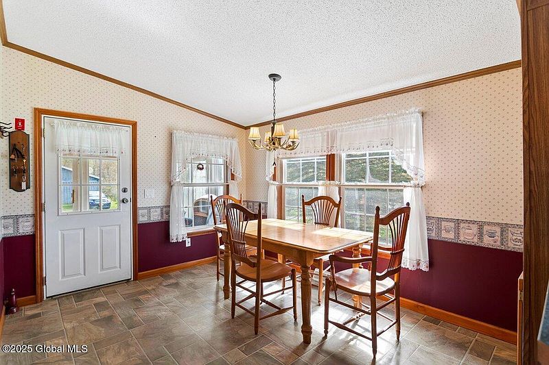 5th image of 741 Ashgrove Road