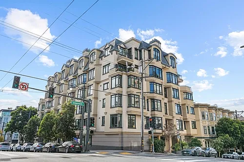The Greenwich- Large & Bright 2bd/2ba Corner Unit W/ In Unit Lndry, Storage, Shared Terrace, Deck... — Photo 2