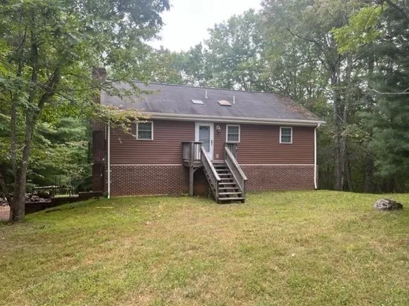 647 Peaksview Dr, Williamsville, VA 24487