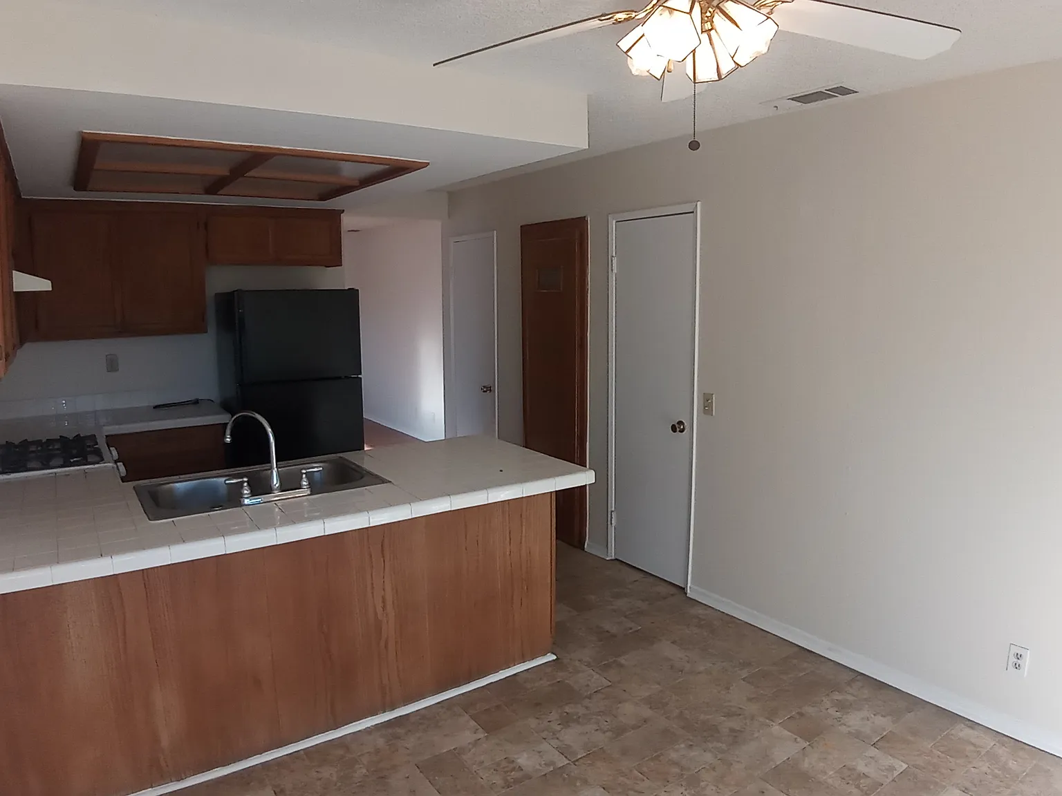 2 bed, 1020 sqft, $1,795 — Photo 2