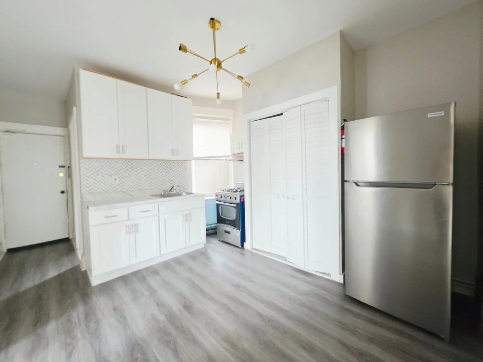 2 bed, 800 sqft, $1,750 — Photo 1