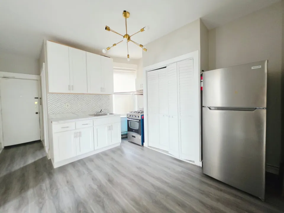 488 Kennedy Blvd #8