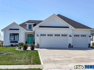 714 35th St SW, Altoona, IA 50009