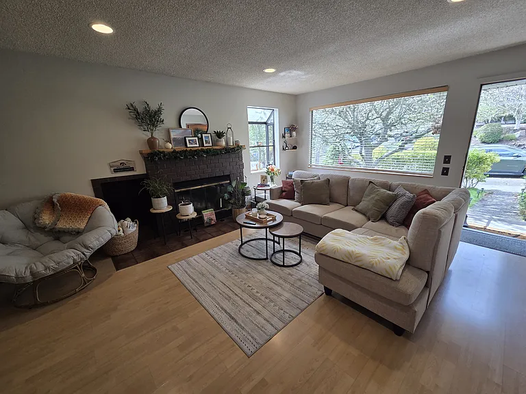 3702 Bagley Ave N — Photo 3
