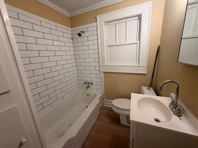 346 N College St — Photo 6