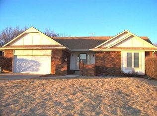 1606 E Pinion Rd, Derby, KS 67037