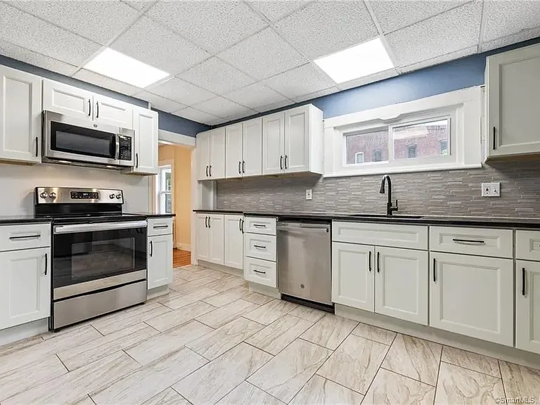 506 Main St #1-2 — Photo 2