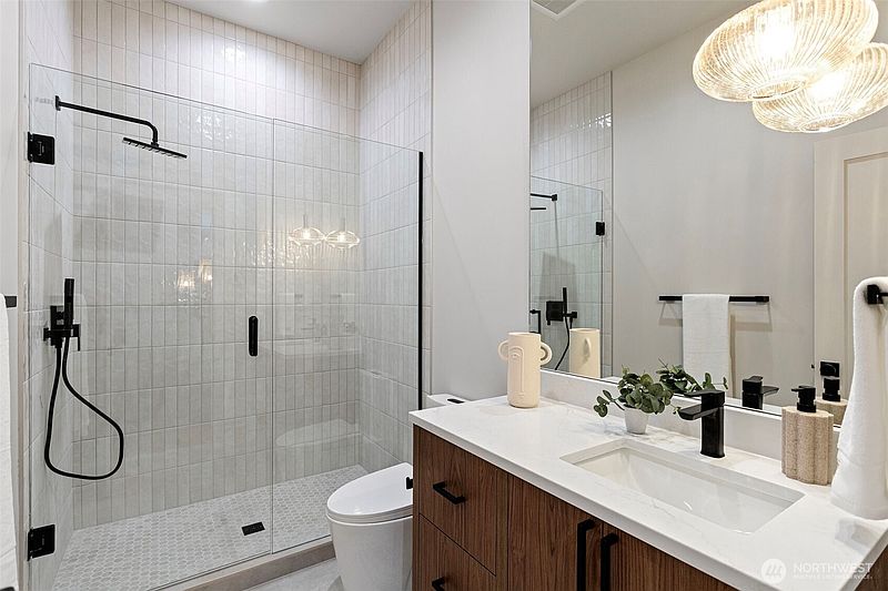 5th image of 2725 Belvidere Avenue SW