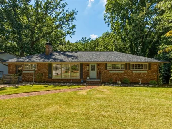 613 Holly Dr S, Gainesville, GA 30501