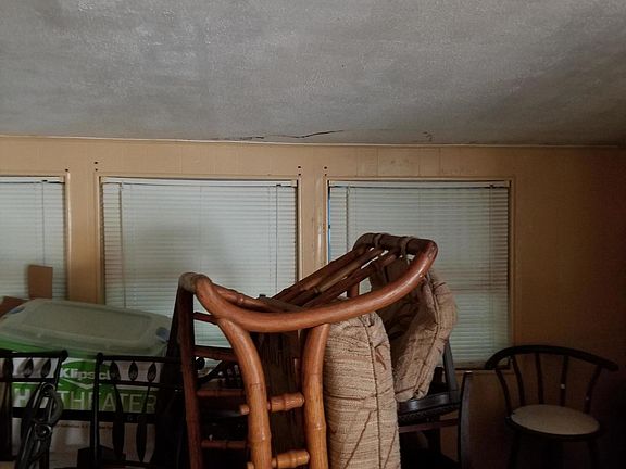 3rd image of 1289 Reid Dr