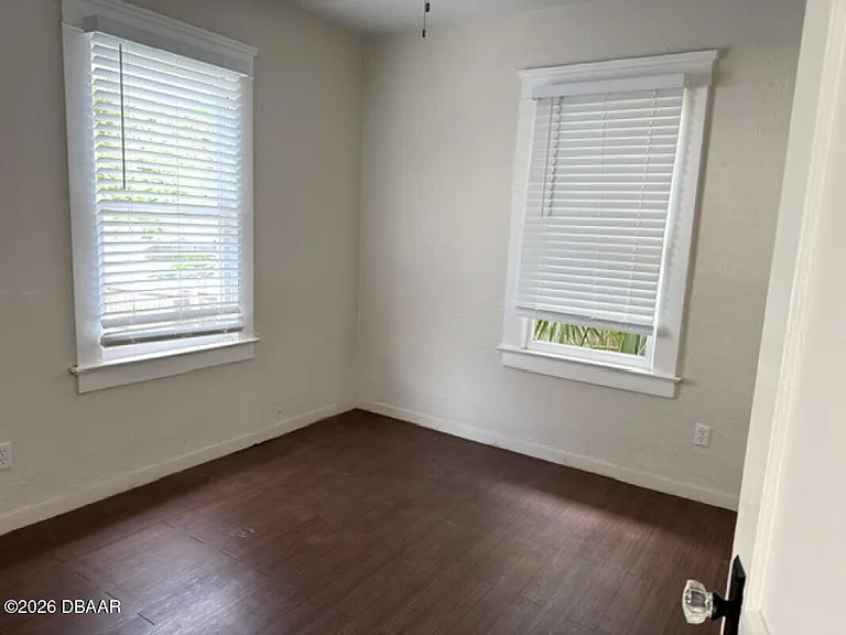 221 N Oleander Ave — Photo 7